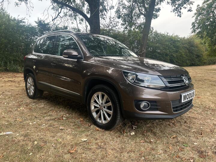 Volkswagen Tiguan 2.0 TDI BlueMotion Tech SE 4WD Euro 5 (s/s) 5dr
