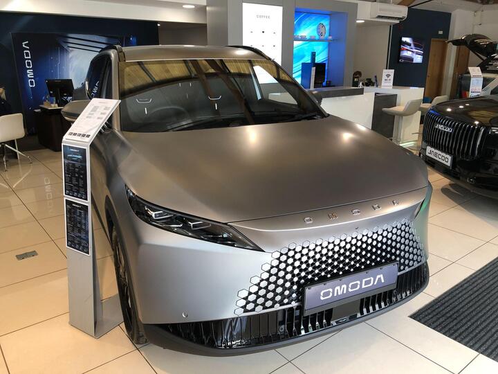 OMODA 7 1.5T SHS 18.4kWh Knight DHT1 Euro 6 (s/s) 5dr