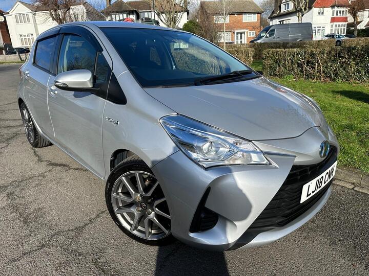 Toyota Yaris 1.5 VVT-h Design Hatchback 5dr Petrol Hybrid E-CVT Euro 6 (s/s) (100 Ps)