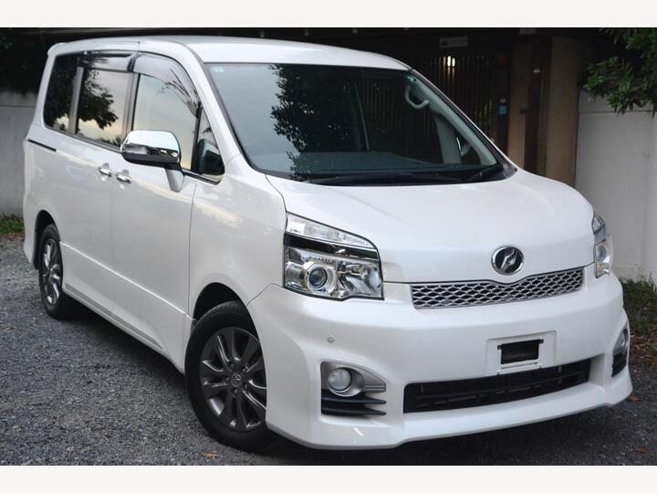 Toyota Voxy 2.0 ZS Kiri Maki Series 2