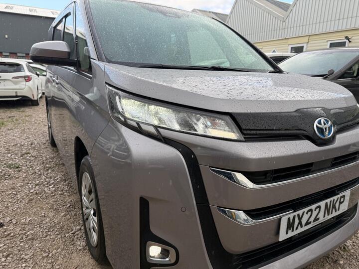 Toyota Noah 7 Seat HYBRID NEW SHAPE Finance Availble