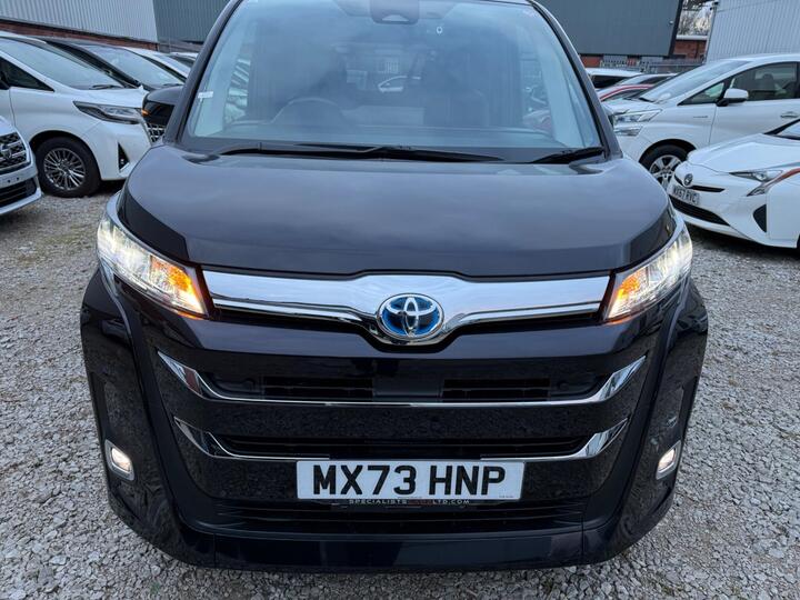 Toyota Noah New Shape NOAH Hybrid 7&leather Seats