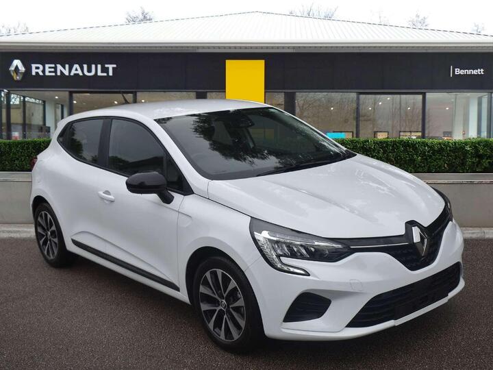 Renault CLIO 1.6 E-TECH Evolution Auto Euro 6 (s/s) 5dr Renault CLIO 1.6 E-TECH Evolution Auto Euro 6 (s/s) 5dr