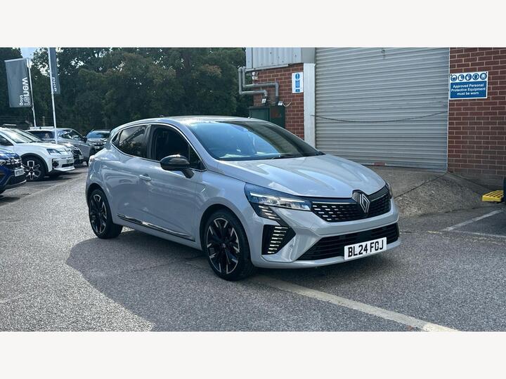 Renault Clio 1.6 E-TECH Techno Auto Euro 6 (s/s) 5dr