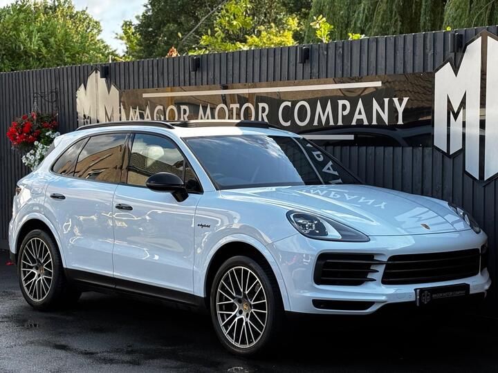 Porsche Cayenne 3.0 V6 E-Hybrid 17.9kWh Platinum Edition TiptronicS 4WD Euro 6 (s/s) 5dr (3.6kW Charger)