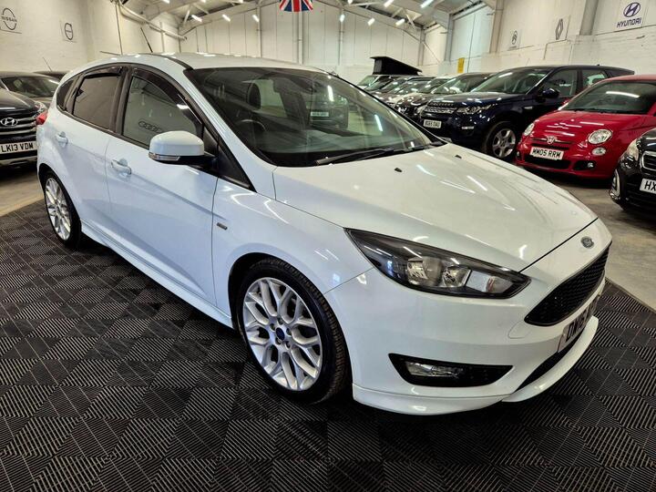 Ford Focus 1.0T EcoBoost ST-Line Euro 6 (s/s) 5dr