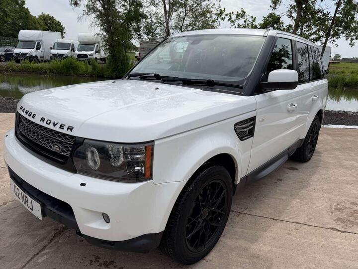Land Rover RANGE ROVER SPORT 3.0 SD V6 HSE Auto 4WD Euro 5 5dr Land Rover RANGE ROVER SPORT 3.0 SD V6 HSE Auto 4WD Euro 5 5dr