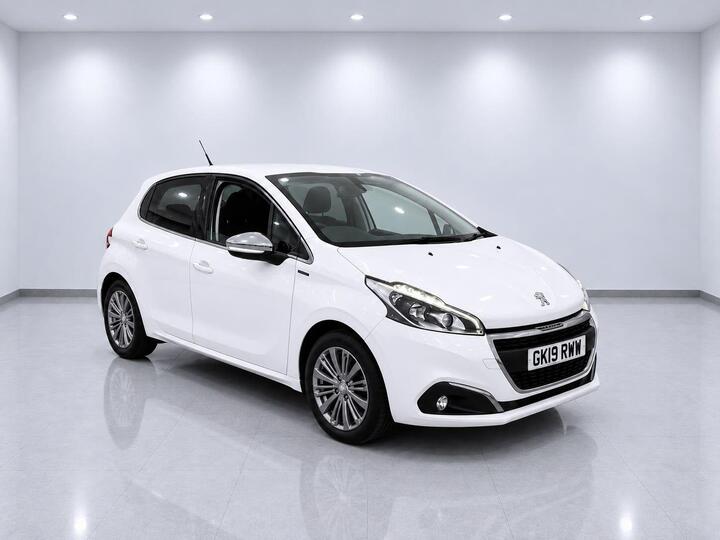 Peugeot 208 1.2 PureTech Signature Euro 6 (s/s) 5dr