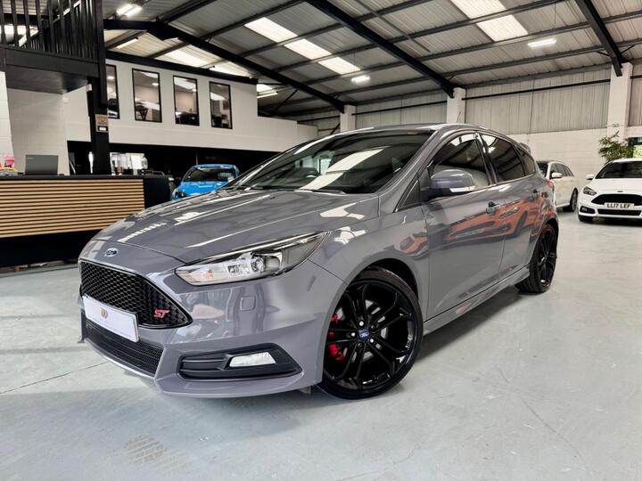 Ford Focus 2.0T EcoBoost ST-3 Euro 6 (s/s) 5dr