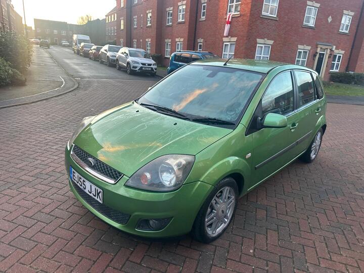 Ford Fiesta 1.4 TD Ghia 5dr