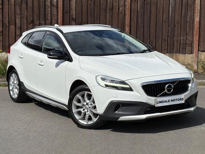 Volvo V40 Cross Country 2.0 D2 Pro Auto Euro 6 (s/s) 5dr Volvo V40 Cross Country 2.0 D2 Pro Auto Euro 6 (s/s) 5dr