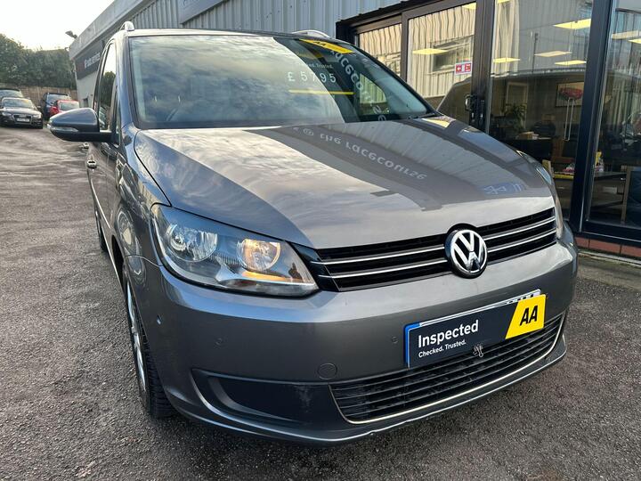 Volkswagen Touran 2.0 TDI SE DSG Euro 5 5dr Volkswagen Touran 2.0 TDI SE DSG Euro 5 5dr