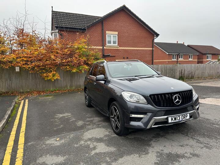 Mercedes-Benz M Class 3.0 ML350 V6 BlueTEC AMG Sport G-Tronic 4WD Euro 6 (s/s) 5dr Mercedes-Benz M Class 3.0 ML350 V6 BlueTEC AMG Sport G-Tronic 4WD Euro 6 (s/s) 5dr