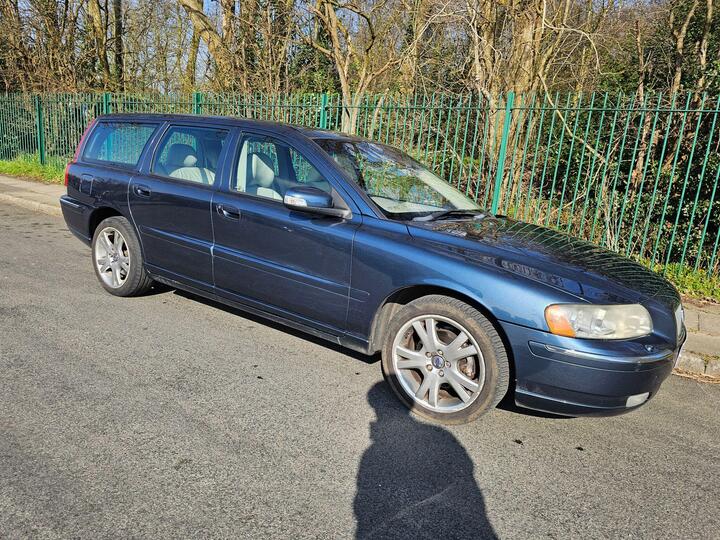 Volvo V70 2.4 SE 5dr