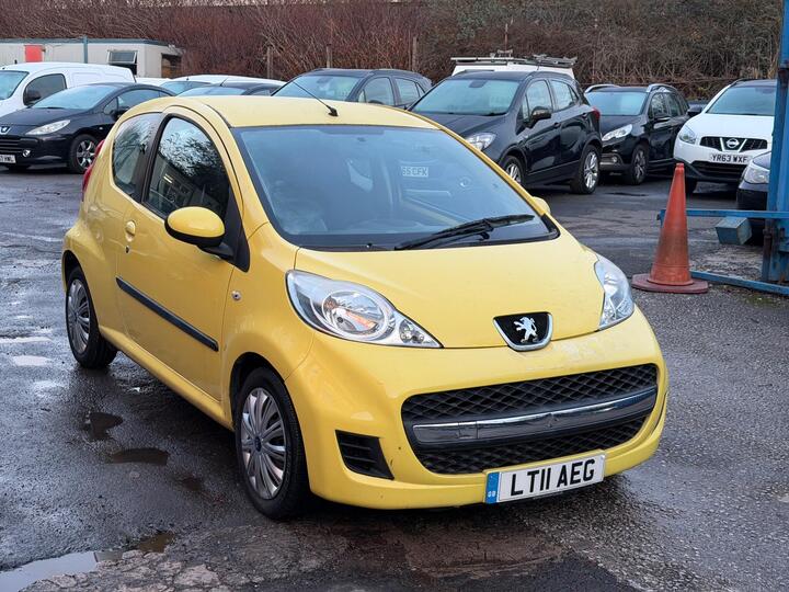 Peugeot 107 1.0 12V Urban 2 Tronic Euro 5 3dr Peugeot 107 1.0 12V Urban 2 Tronic Euro 5 3dr