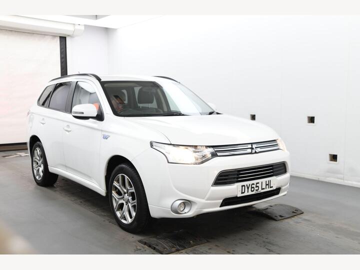 Mitsubishi Outlander 2.0h 12kWh GX3h CVT 4WD Euro 5 (s/s) 5dr Mitsubishi Outlander 2.0h 12kWh GX3h CVT 4WD Euro 5 (s/s) 5dr