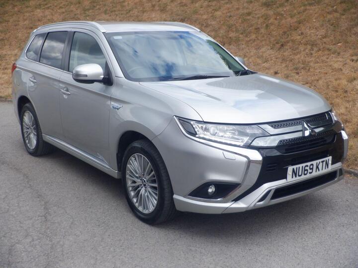 Mitsubishi Outlander 2.4h TwinMotor 13.8kWh Design CVT 4WD Euro 6 (s/s) 5dr