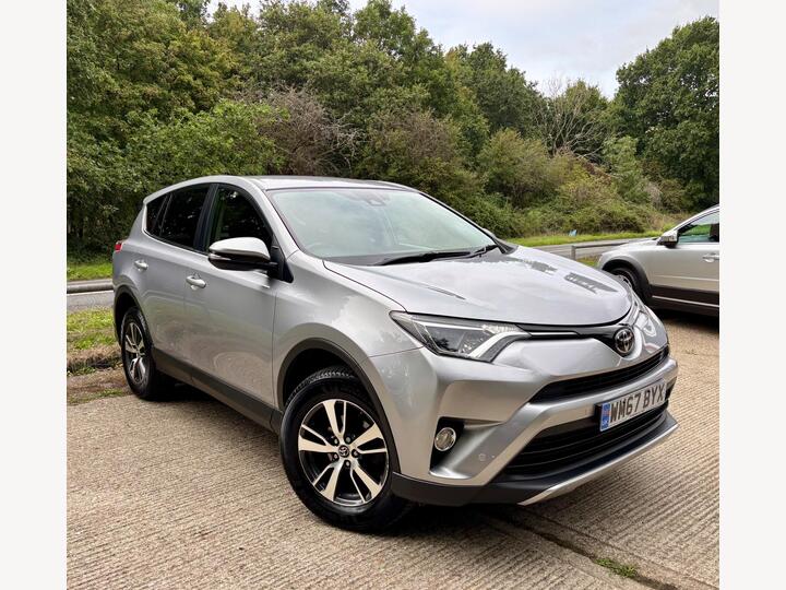 Toyota RAV4 2.0 D-4D Business Edition Euro 6 (s/s) 5dr (Safety Sense, Nav)