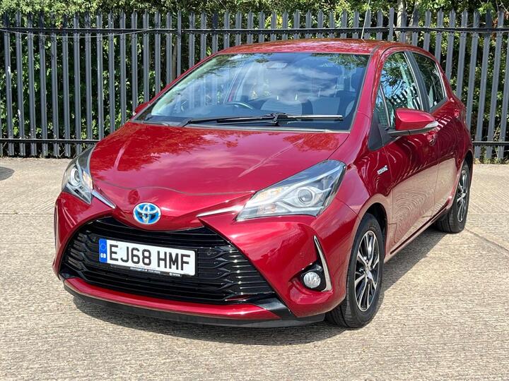 Toyota YARIS 1.5 VVT-h Icon Tech E-CVT Euro 6 (s/s) 5dr