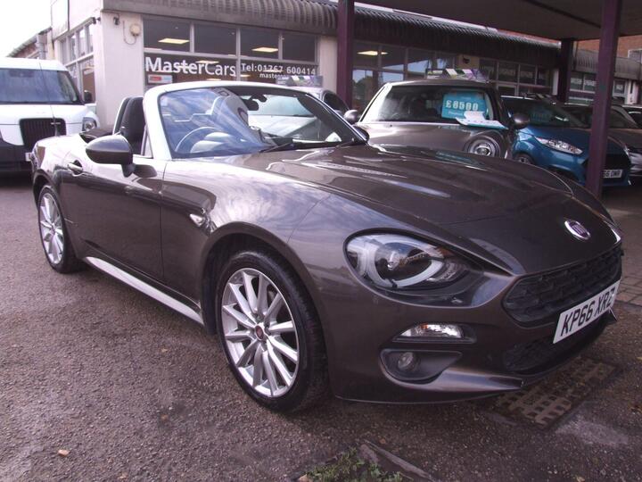 Fiat 124 Spider 1.4 MultiAir Lusso Plus Euro 6 2dr Fiat 124 Spider 1.4 MultiAir Lusso Plus Euro 6 2dr