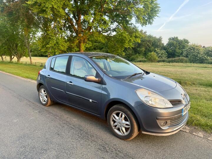Renault Clio 1.6 VVT Privilege 5dr