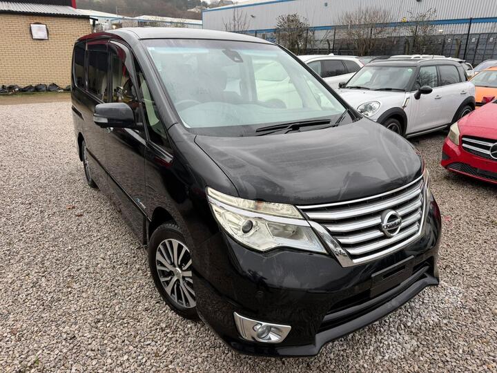 Nissan Serena 2.0 HYBRID 8 SEATER AUTOMATIC