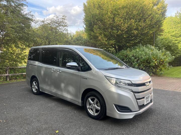 Toyota Noah N/A