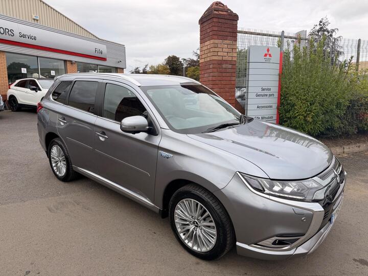 Mitsubishi Outlander 2.4h TwinMotor 13.8kWh Exceed Safety CVT 4WD Euro 6 (s/s) 5dr