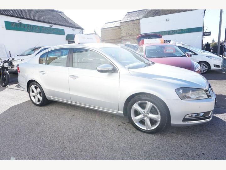 Volkswagen Passat 2.0 TDI BlueMotion Tech SE DSG Euro 5 (s/s) 4dr