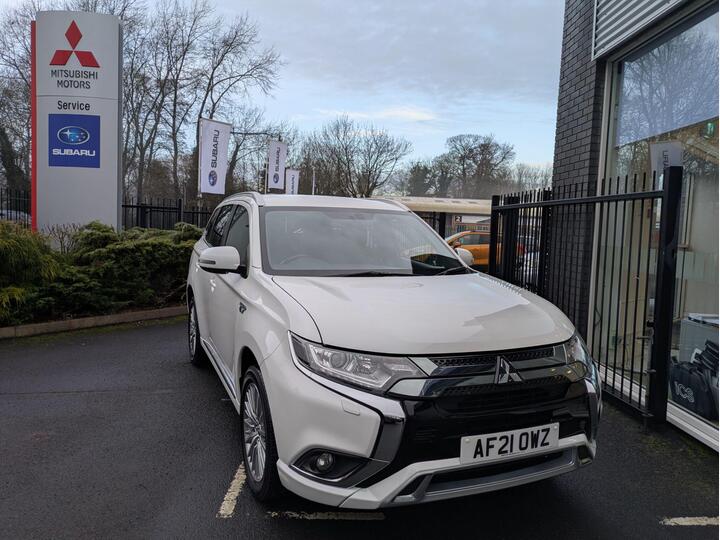 Mitsubishi Outlander 2.4h TwinMotor 13.8kWh Dynamic CVT 4WD Euro 6 (s/s) 5dr Mitsubishi Outlander 2.4h TwinMotor 13.8kWh Dynamic CVT 4WD Euro 6 (s/s) 5dr