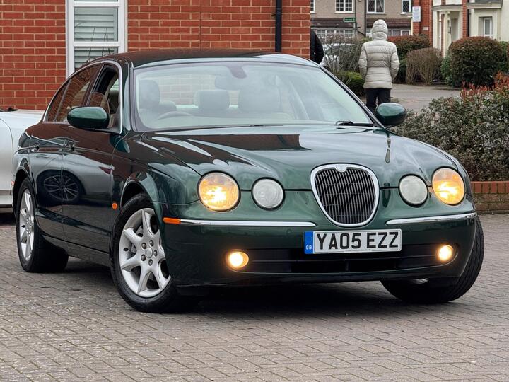 Jaguar S-Type 2.5 V6 SE Plus 4dr Jaguar S-Type 2.5 V6 SE Plus 4dr