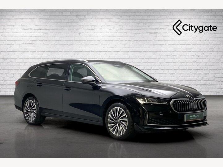 Skoda Superb Estate 1.5 TSI IV 25.7kWh Laurin & Klement DSG Euro 6 (s/s) 5dr Skoda Superb Estate 1.5 TSI IV 25.7kWh Laurin & Klement DSG Euro 6 (s/s) 5dr