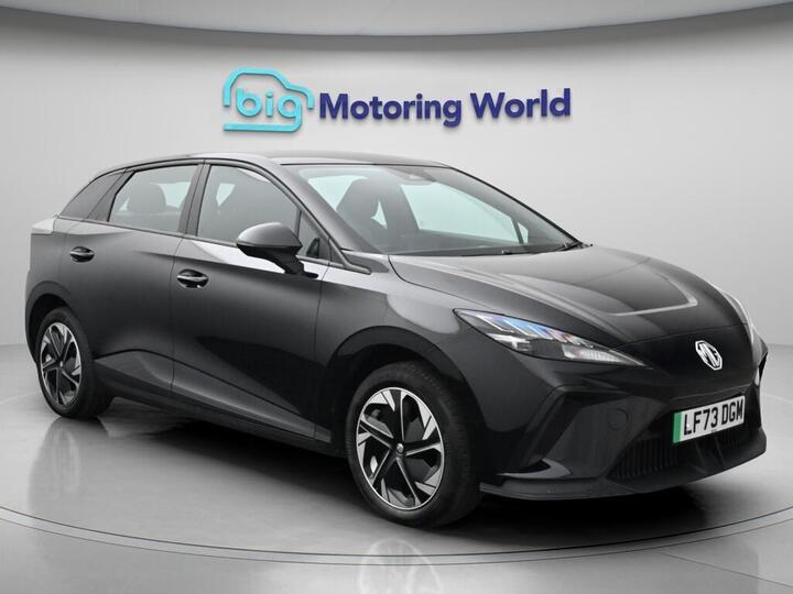 MG MG4 64kWh SE Long Range Auto 5dr