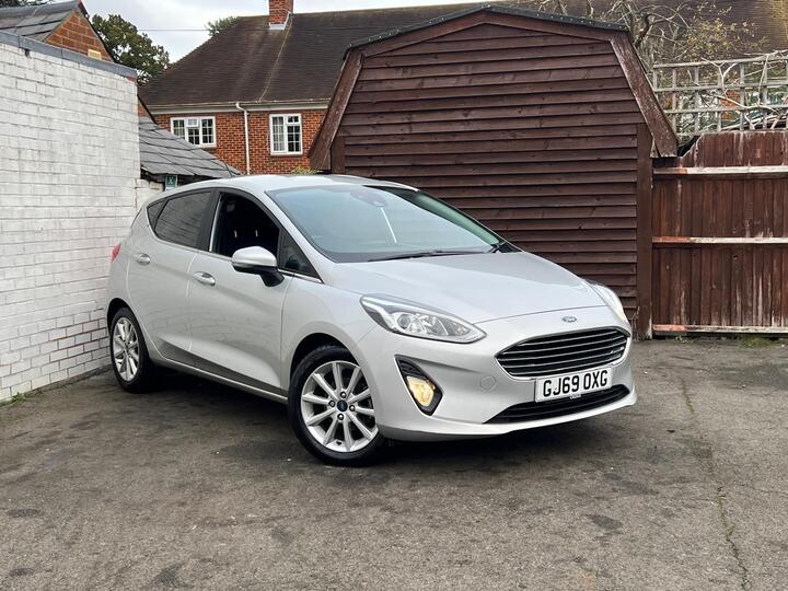 Ford Fiesta 1.0T EcoBoost Titanium Euro 6 (s/s) 5dr Ford Fiesta 1.0T EcoBoost Titanium Euro 6 (s/s) 5dr