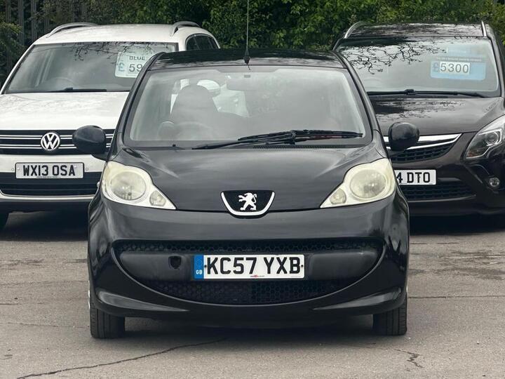 Peugeot 107 1.0 12V Urban Move Euro 4 5dr Peugeot 107 1.0 12V Urban Move Euro 4 5dr