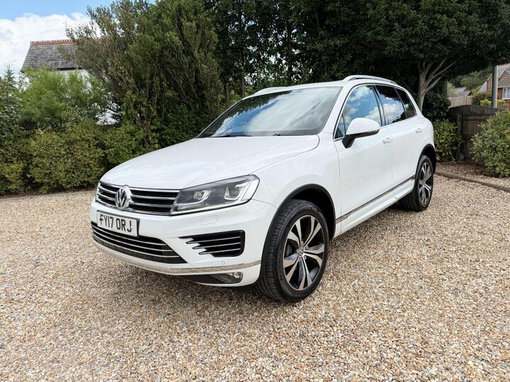 Volkswagen Touareg 3.0 TDI V6 BlueMotion Tech R-Line Tiptronic 4WD Euro 6 (s/s) 5dr
