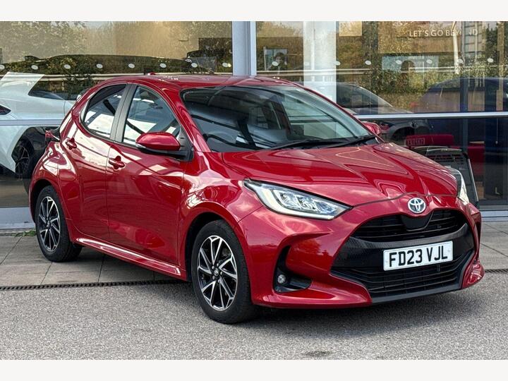 Toyota Yaris 1.5 VVT-h Design E-CVT Euro 6 (s/s) 5dr