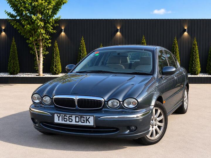 Jaguar X-Type 2.5 V6 (AWD) 4dr