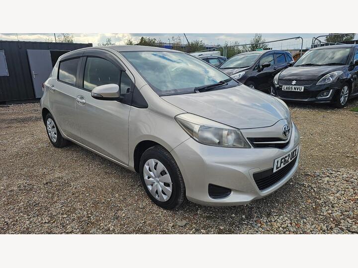 Toyota Yaris 1.0c Petrol /Auto/ Ulez/ Reverse Camera