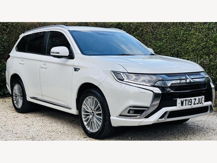 Mitsubishi Outlander 2.4h TwinMotor 13.8kWh 5h CVT 4WD Euro 6 (s/s) 5dr