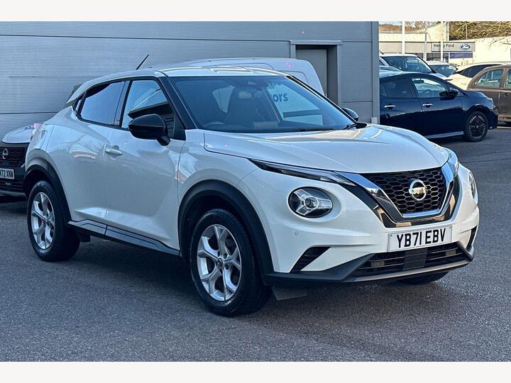 Nissan Juke 1.0 DIG-T N-Connecta Euro 6 (s/s) 5dr