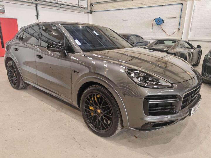 Porsche CAYENNE 4.0 V8 E-Hybrid 14.1kWh Turbo S TiptronicS 4WD Euro 6 (s/s) 5dr