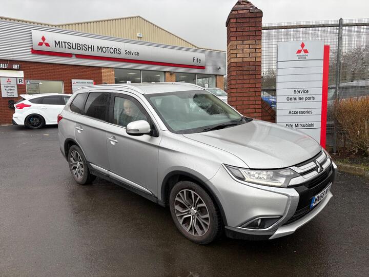 Mitsubishi Outlander 2.2 DI-D Juro 4WD Euro 6 (s/s) 5dr