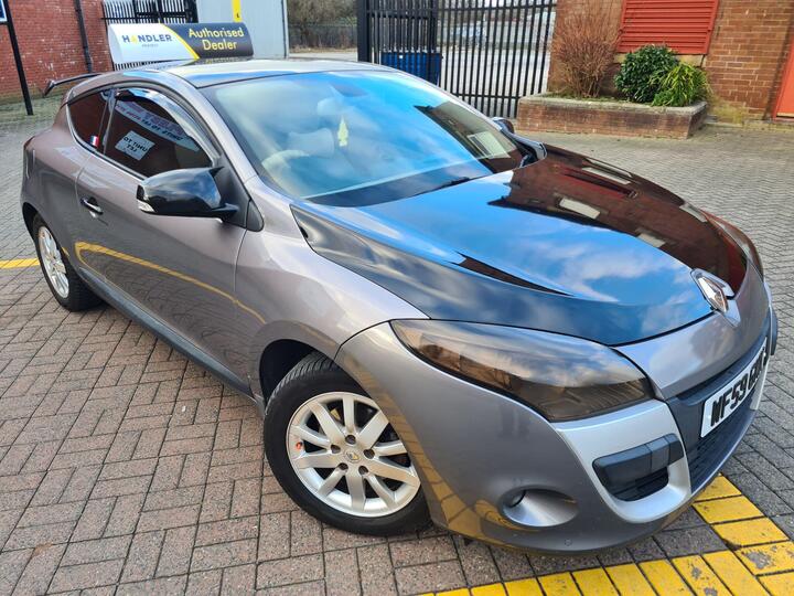 Renault Megane 2.0 16V Privilege CVT Euro 5 3dr