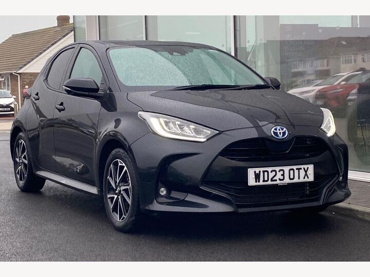 Toyota Yaris 1.5 VVT-h Design E-CVT Euro 6 (s/s) 5dr