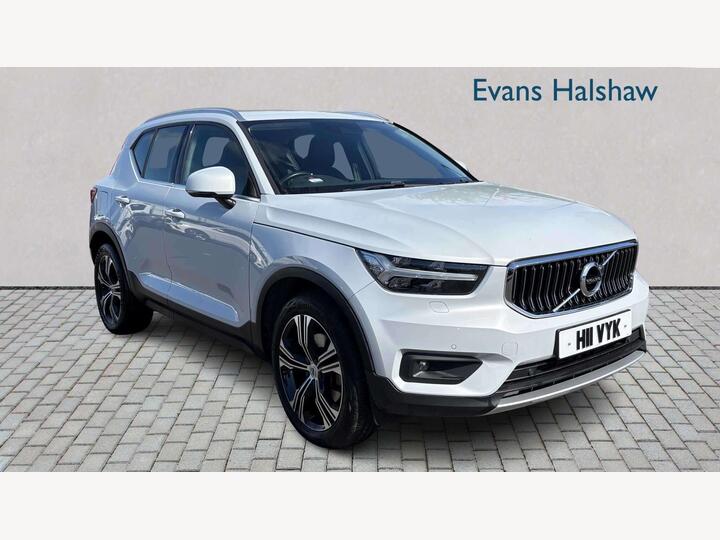 Volvo XC40 ESTATE 2.0 B4 MHEV Inscription Pro Auto Euro 6 (s/s) 5dr