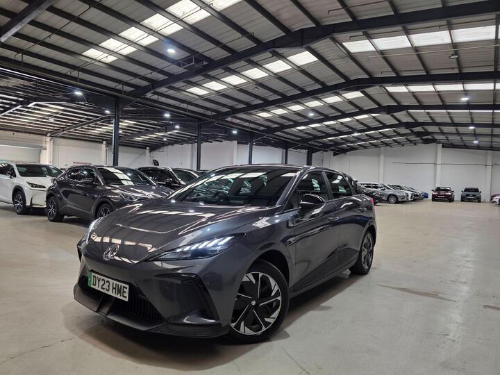 MG MG4 64kWh SE Long Range Auto 5dr