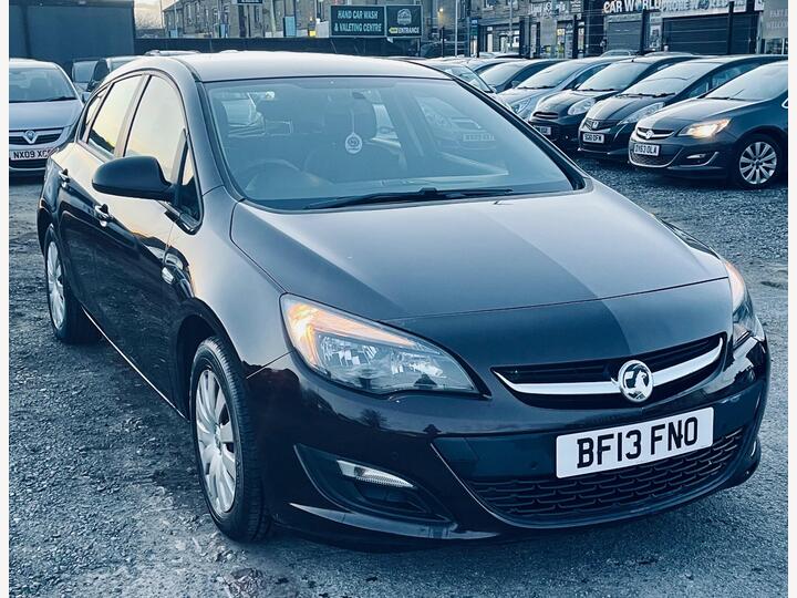 Vauxhall Astra 1.6 16v Exclusiv Auto Euro 5 5dr Vauxhall Astra 1.6 16v Exclusiv Auto Euro 5 5dr