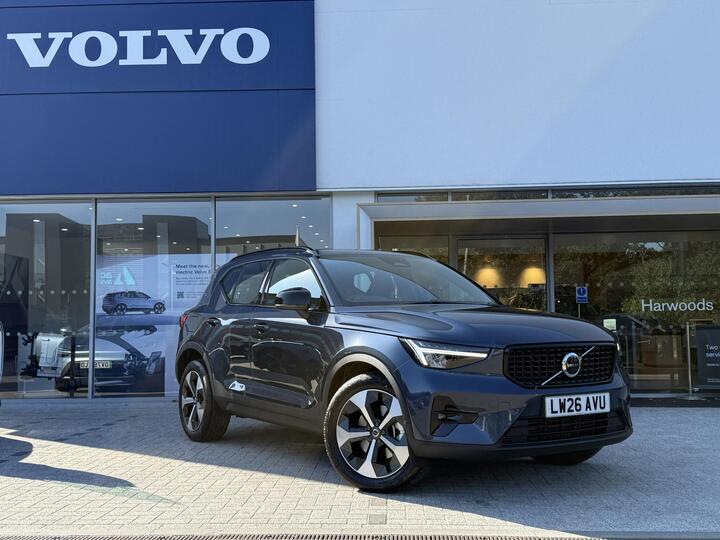 Volvo XC40 2.0 B3 MHEV Plus Dark DCT Auto Euro 6 (s/s) 5dr