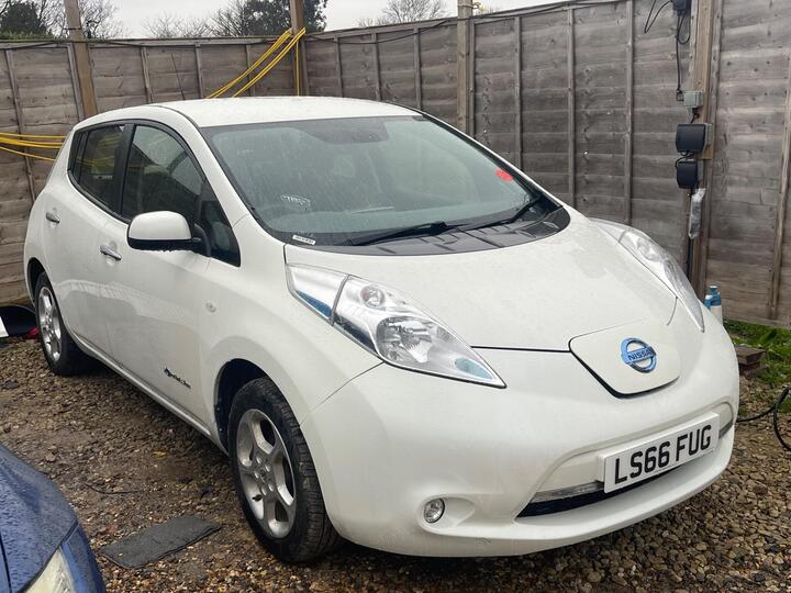 Nissan Leaf 30kWh Acenta Auto 5dr